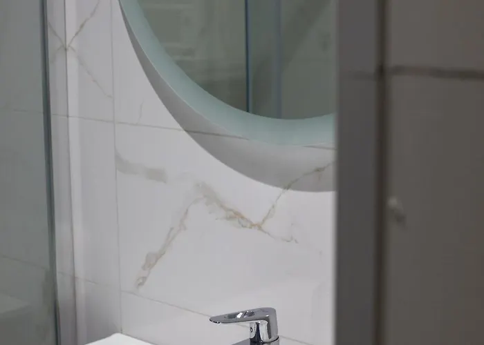 Florence Et Nadine - Latre Location לורדה