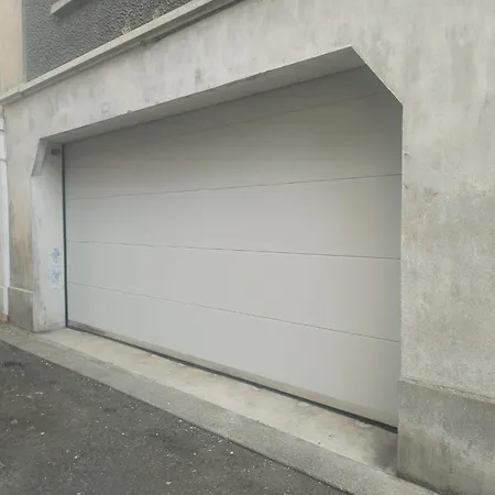 Apartment Avec Garage Prive - Latre Location