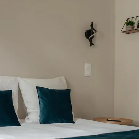 Apartament Avec Garage Prive - Latre Location *